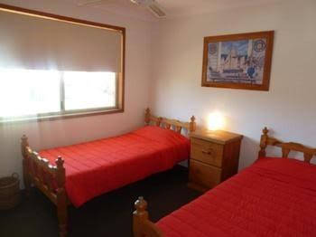 Sails Beach House Apartments Pottsville Beach - Kingaroy Accommodation 4
