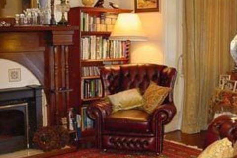 Ford House Retreat - Kingaroy Accommodation 2