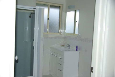 Captain's Quarters - Kingaroy Accommodation 7