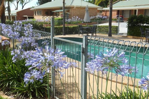 Commercial Golf Resort - Kingaroy Accommodation 4