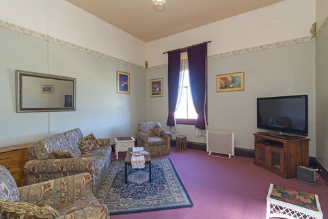 Historic Stannum House - Kingaroy Accommodation 6