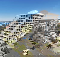 Burgess  Kings Beach Apartments - Kingaroy Accommodation