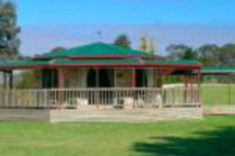 Carolynnes Cottages - Kingaroy Accommodation 0