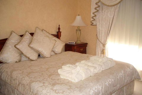 Carolynnes Cottages - Kingaroy Accommodation 7
