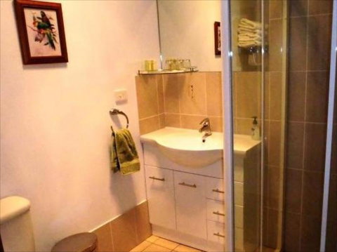 Peaceful Palms B & B - Kingaroy Accommodation 5