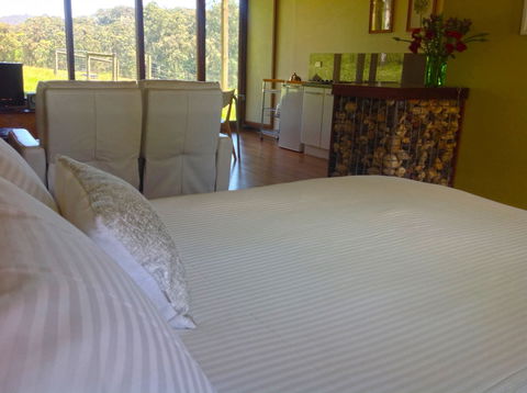 Valley Farm Vineyard Cottages - Kingaroy Accommodation 3