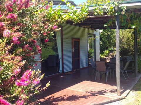 Valley Farm Vineyard Cottages - Kingaroy Accommodation 6