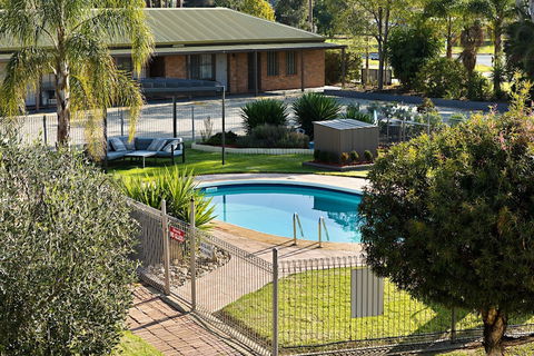 Statesman Motor Inn - Kingaroy Accommodation 1