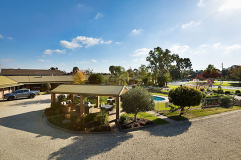 Statesman Motor Inn - Kingaroy Accommodation 0