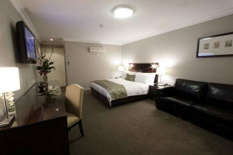 Carlyle Suites & Apartments - Kingaroy Accommodation 4