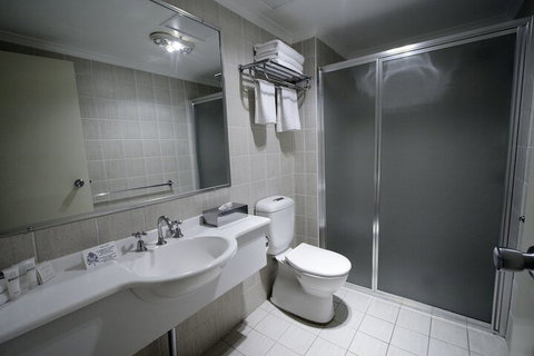 Carlyle Suites & Apartments - Kingaroy Accommodation 6