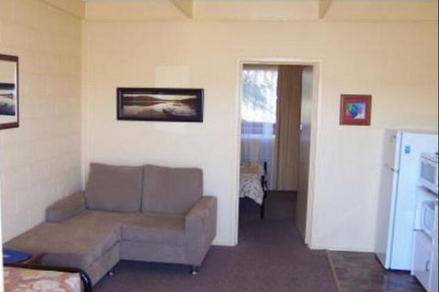 Inlet Views Holiday Lodge Motel - Kingaroy Accommodation 7