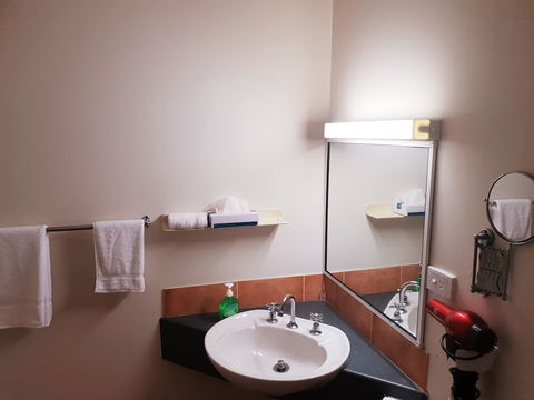 Rainforest Motel - Kingaroy Accommodation 4