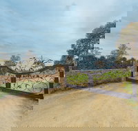 Outlook Hill Vineyard Cottages - Kingaroy Accommodation