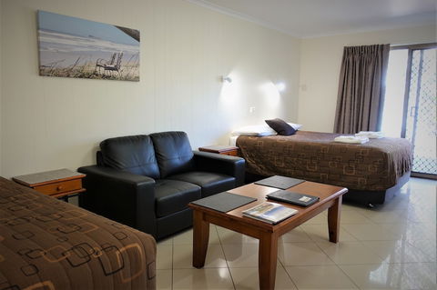 Pacific Palms Motor Inn - Kingaroy Accommodation 2