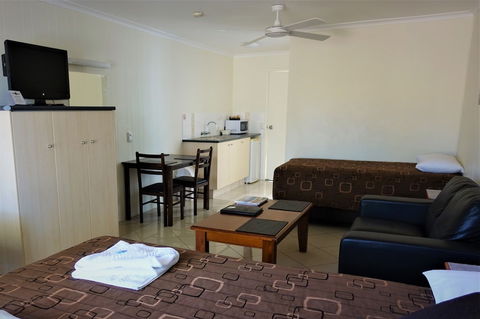 Pacific Palms Motor Inn - Kingaroy Accommodation 4