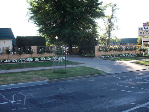 City Park Motel & Apartments - Kingaroy Accommodation 0