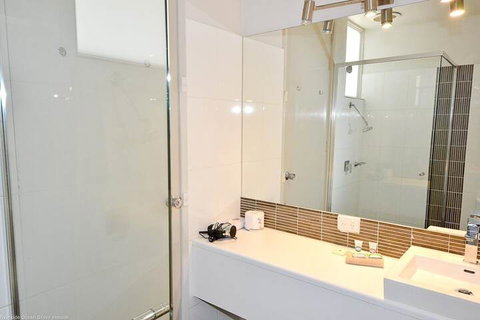 Riverside Ocean Grove - Kingaroy Accommodation 6