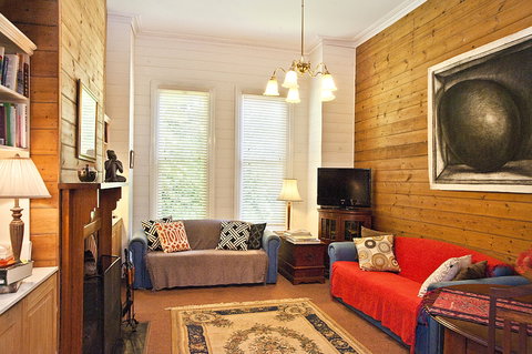 Pendower House - Kingaroy Accommodation 1