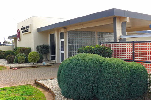Charles Sturt Motor Inn West Wyalong - Kingaroy Accommodation 5