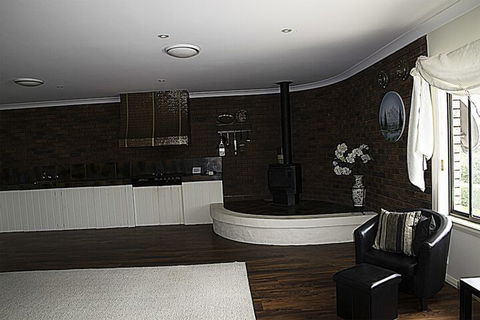 Cole House Apartments - Kingaroy Accommodation 4