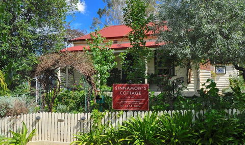 Sinnamons Cottage - Kingaroy Accommodation 6