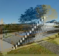 DBJ Holiday Units - Kingaroy Accommodation