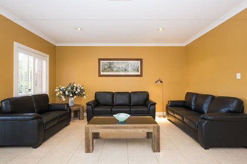 Colonial Court Villas - Kingaroy Accommodation 4