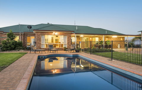 Colonial Court Villas - Kingaroy Accommodation 3