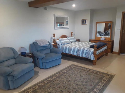 Rockwall Avoca Beach - Kingaroy Accommodation 2