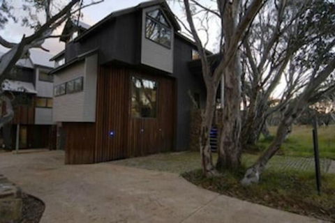 Blue Ice - Kingaroy Accommodation 1