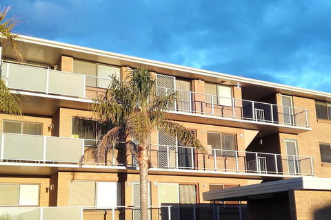 Narooma Palms Holiday Apartments - Kingaroy Accommodation 1