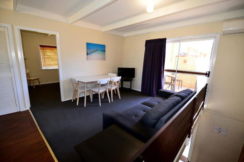 City Centre Apartments - Kingaroy Accommodation 6