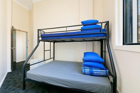 Nate's Place Backpackers Melbourne - Kingaroy Accommodation 3