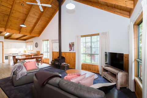 Country Lane Cottage - Kingaroy Accommodation 6