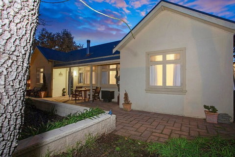 Hahndorf House B&B - Kingaroy Accommodation 1