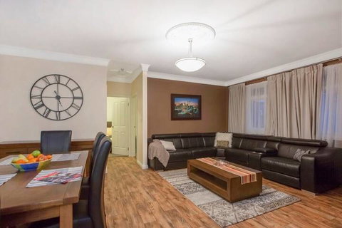Hahndorf House B&B - Kingaroy Accommodation 7