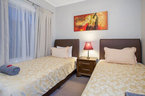Hahndorf House B&B - Kingaroy Accommodation 6