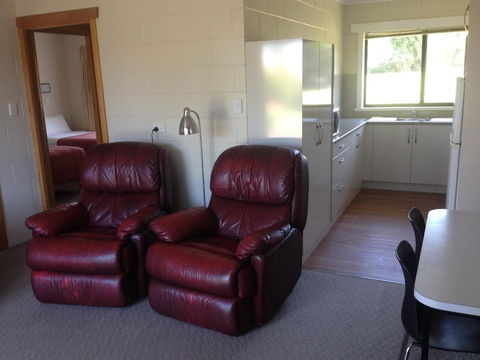 Willaway Motel Apartments - Kingaroy Accommodation 1