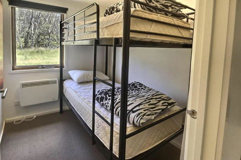 Cape Cod - Kingaroy Accommodation 4
