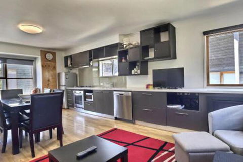 Cape Cod - Kingaroy Accommodation 0