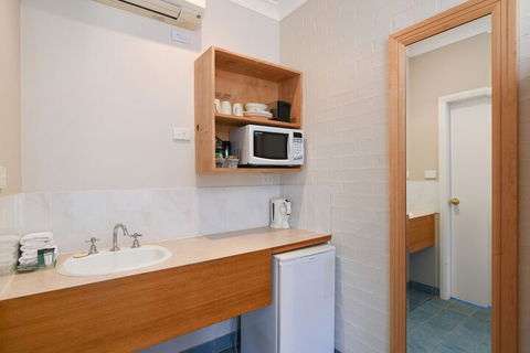 Catalina Motel Lake Macquarie - Kingaroy Accommodation 5