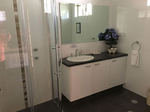 Armadale Cottage Bed & Breakfast - Kingaroy Accommodation 4