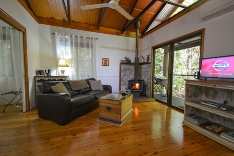 Crater Lakes Rainforest Cottages - Kingaroy Accommodation 5