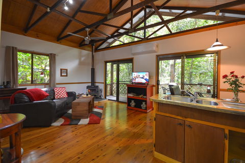 Crater Lakes Rainforest Cottages - Kingaroy Accommodation 3