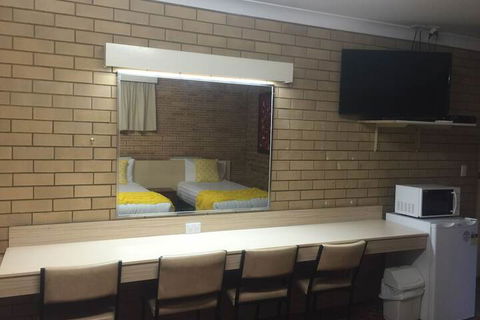 Blue Violet Motor Inn - Kingaroy Accommodation 6
