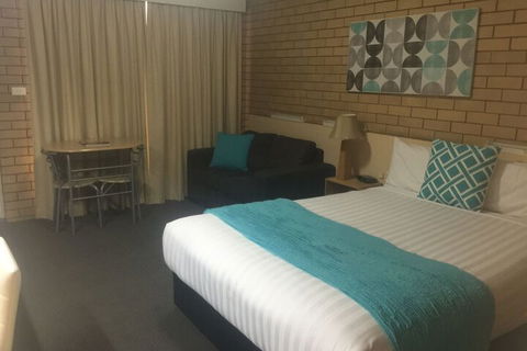 Blue Violet Motor Inn - Kingaroy Accommodation 7