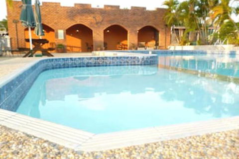 Castle Motor Lodge - Kingaroy Accommodation 4