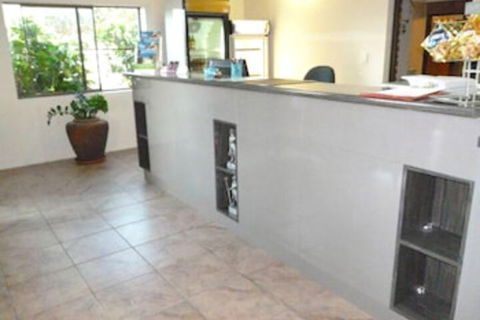 Castle Motor Lodge - Kingaroy Accommodation 5