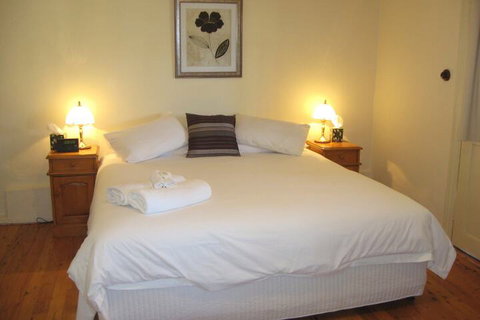 Goat Square Cottages - Kingaroy Accommodation 3